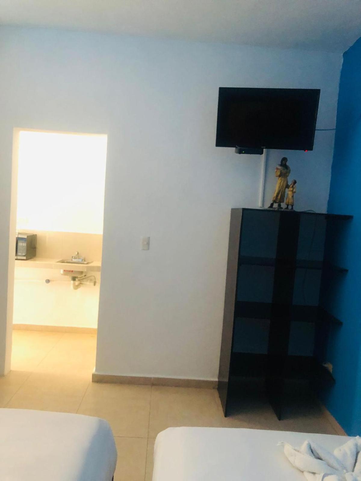 Easy Hotel Playa del Carmen Bagian luar foto