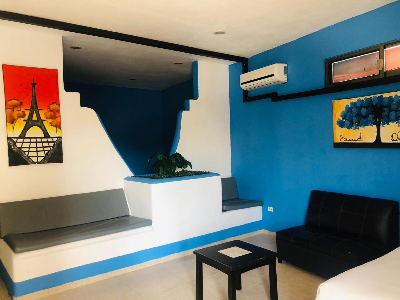 Easy Hotel Playa del Carmen Bagian luar foto