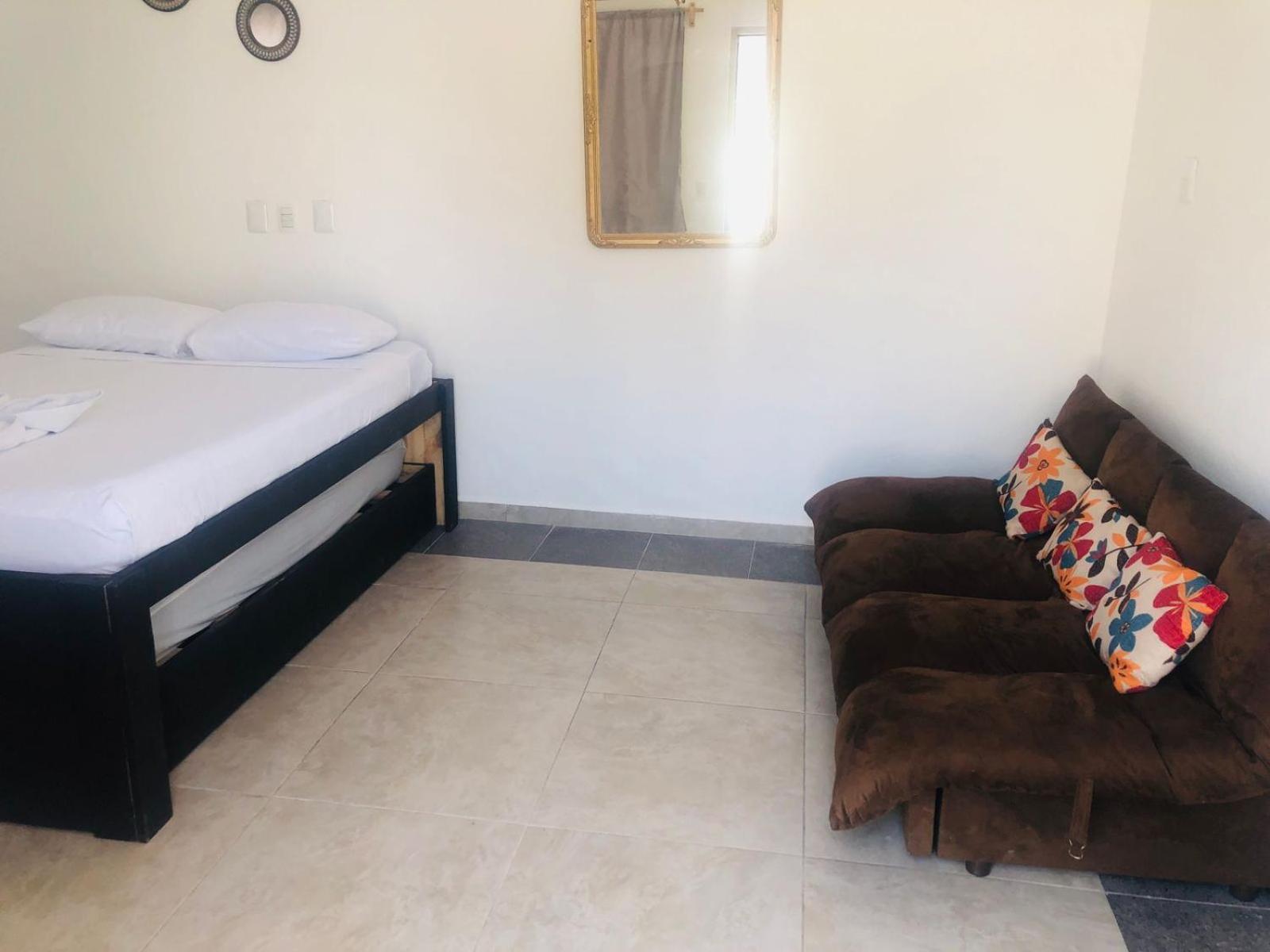Easy Hotel Playa del Carmen Bagian luar foto