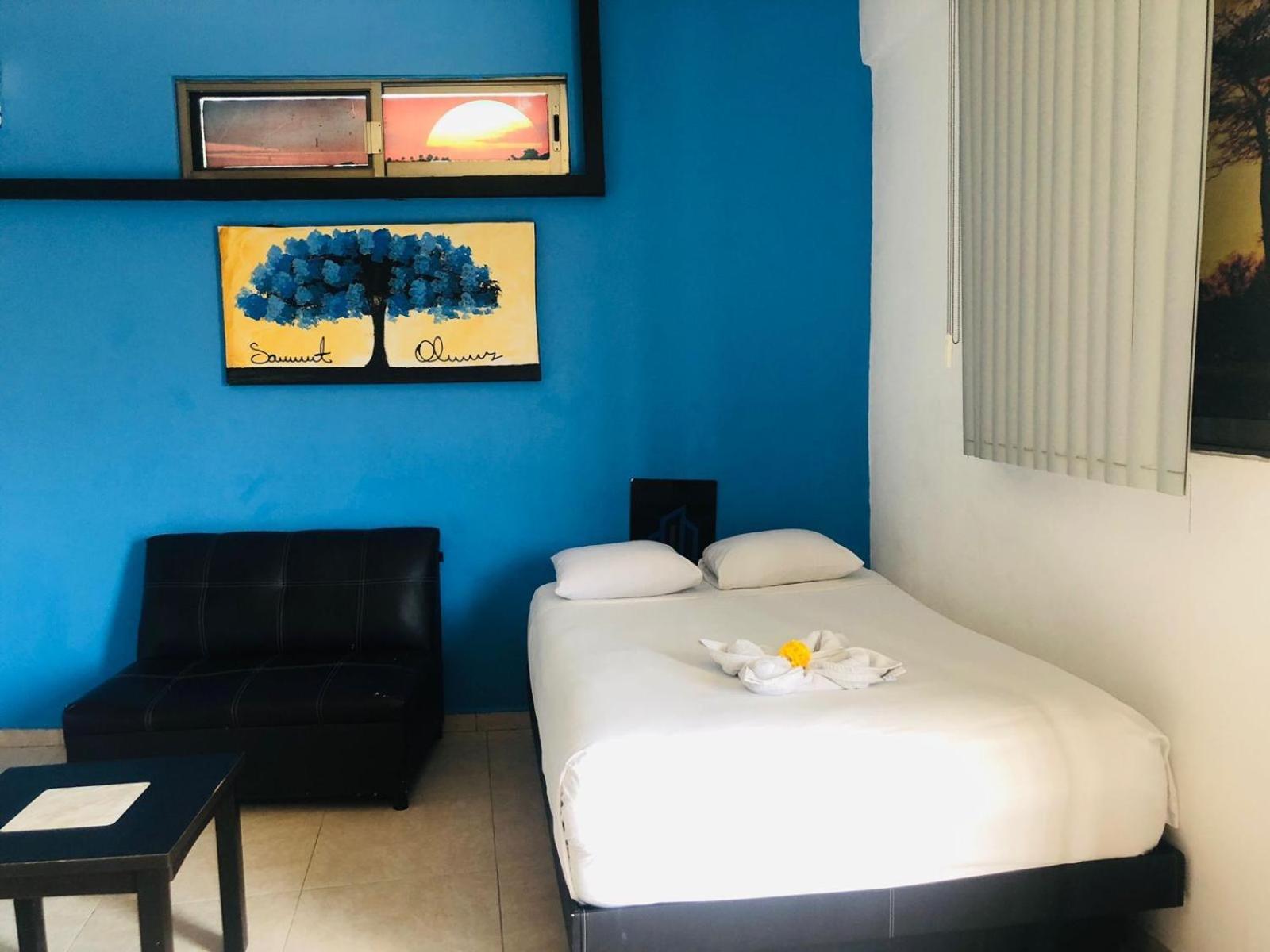 Easy Hotel Playa del Carmen Bagian luar foto
