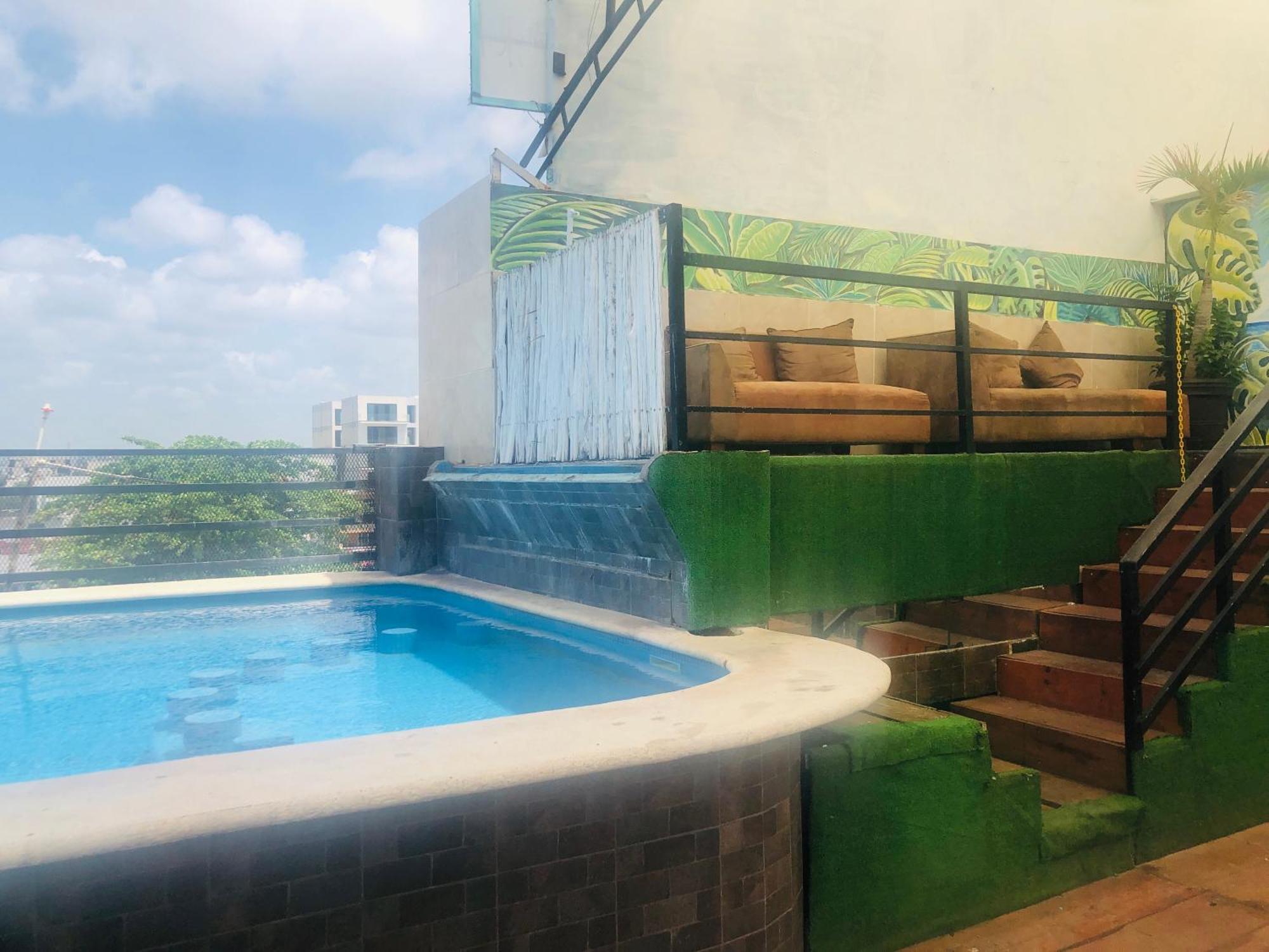 Easy Hotel Playa del Carmen Bagian luar foto